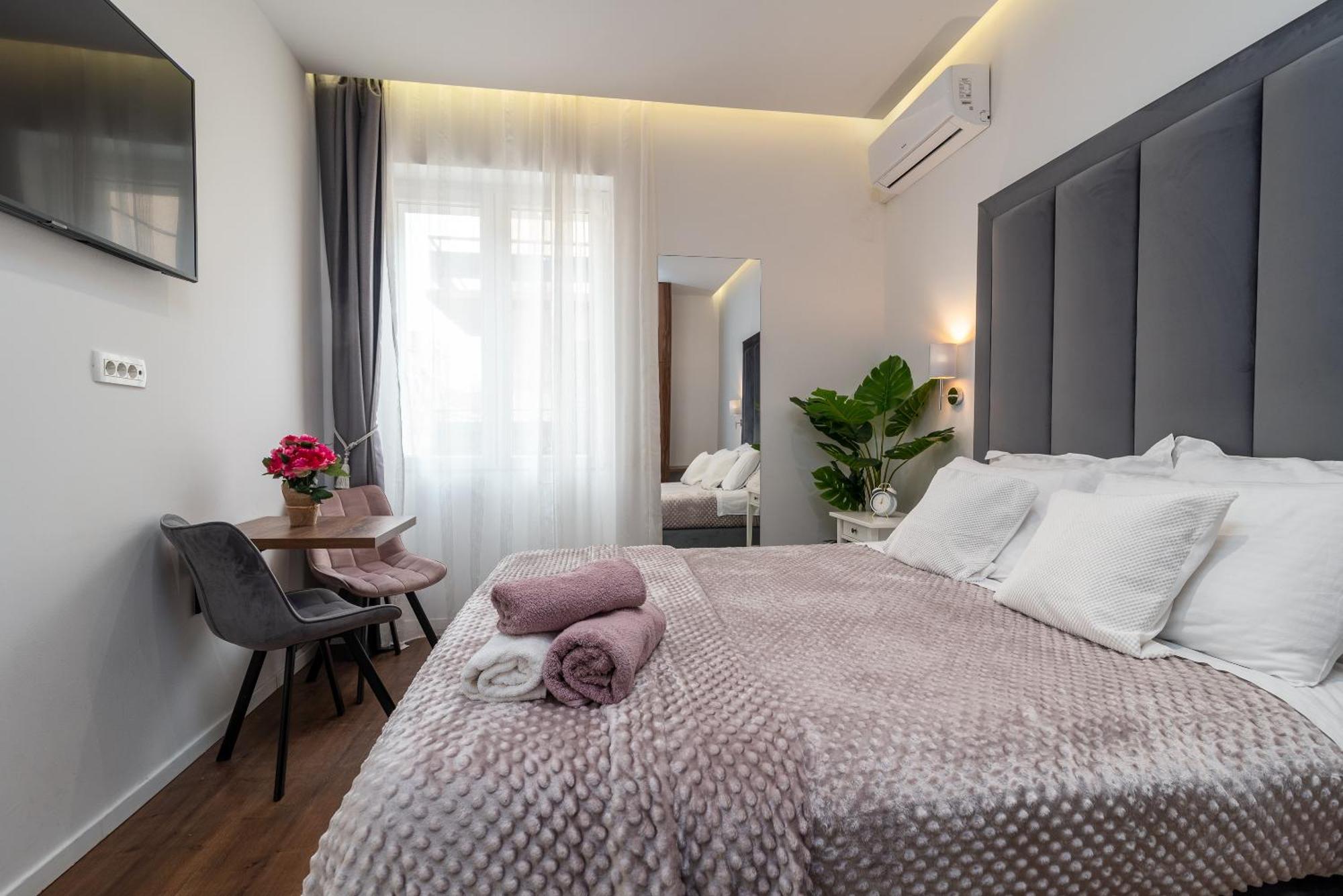 Antares Luxury Rooms 1 Split Exterior photo
