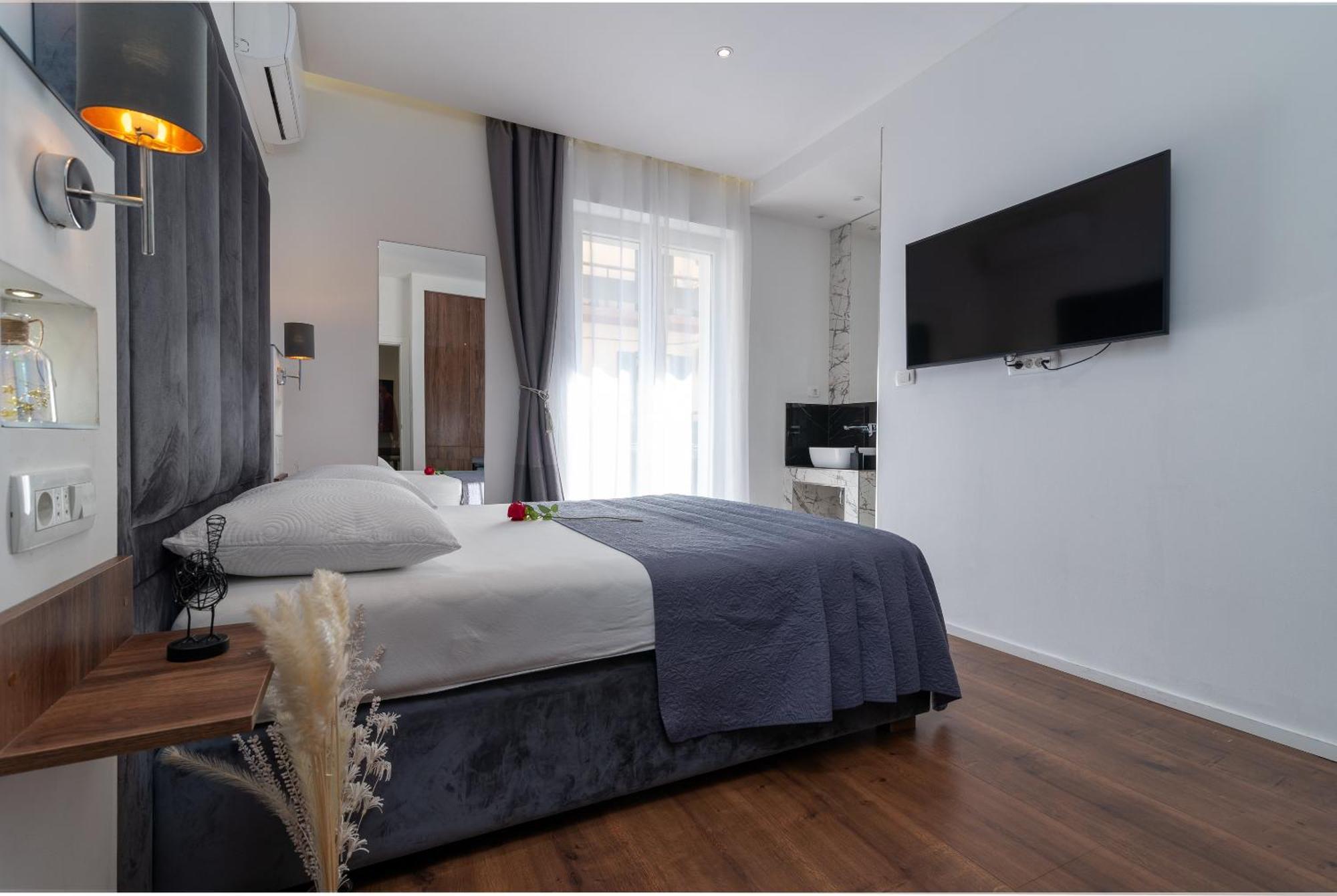 Antares Luxury Rooms 1 Split Exterior photo