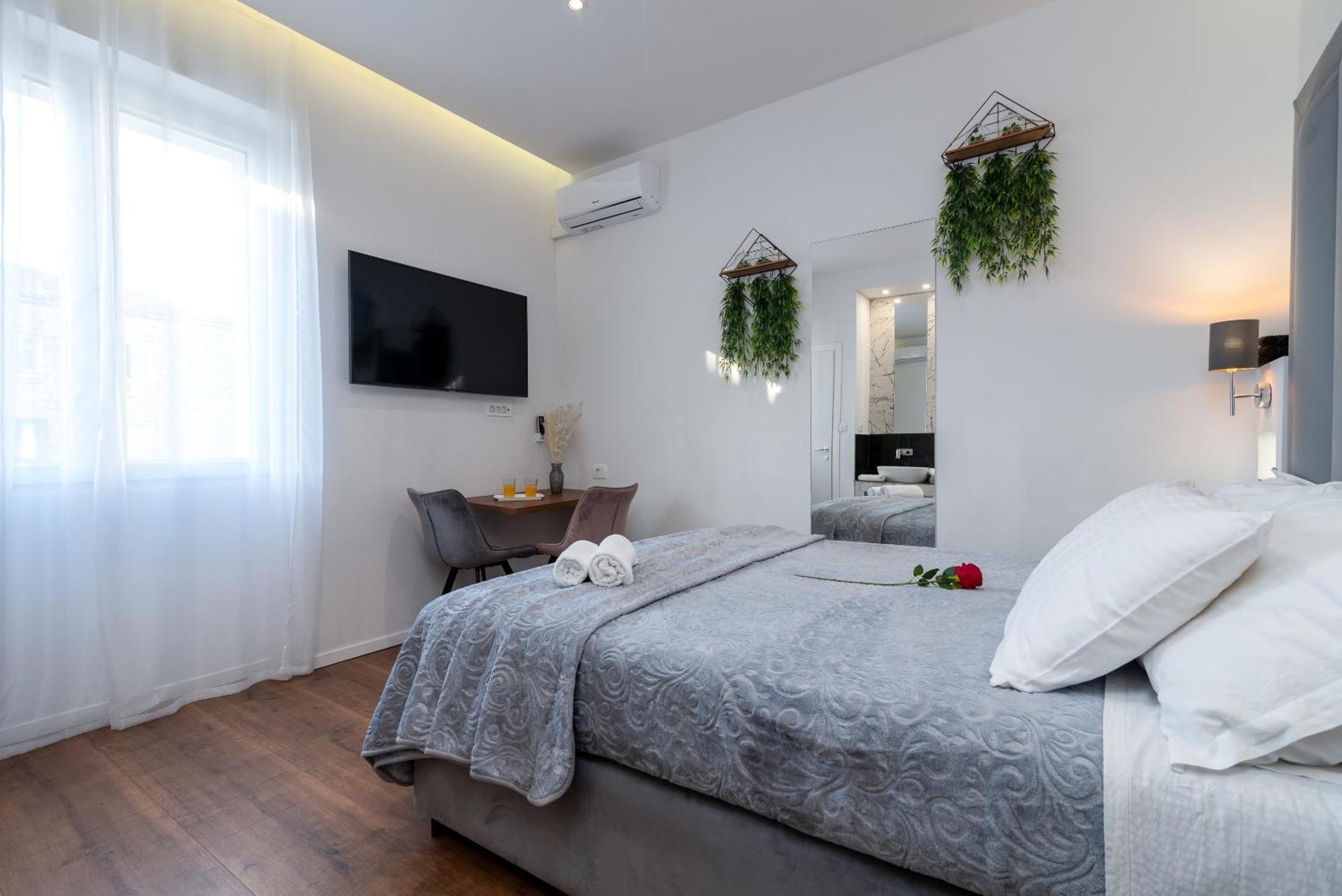 Antares Luxury Rooms 1 Split Exterior photo