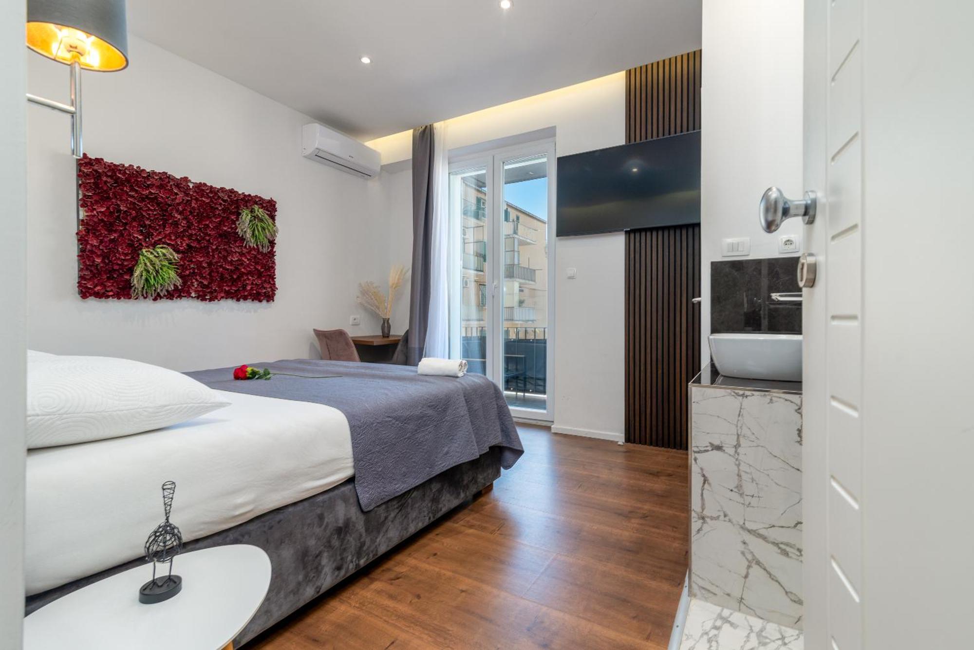 Antares Luxury Rooms 1 Split Exterior photo