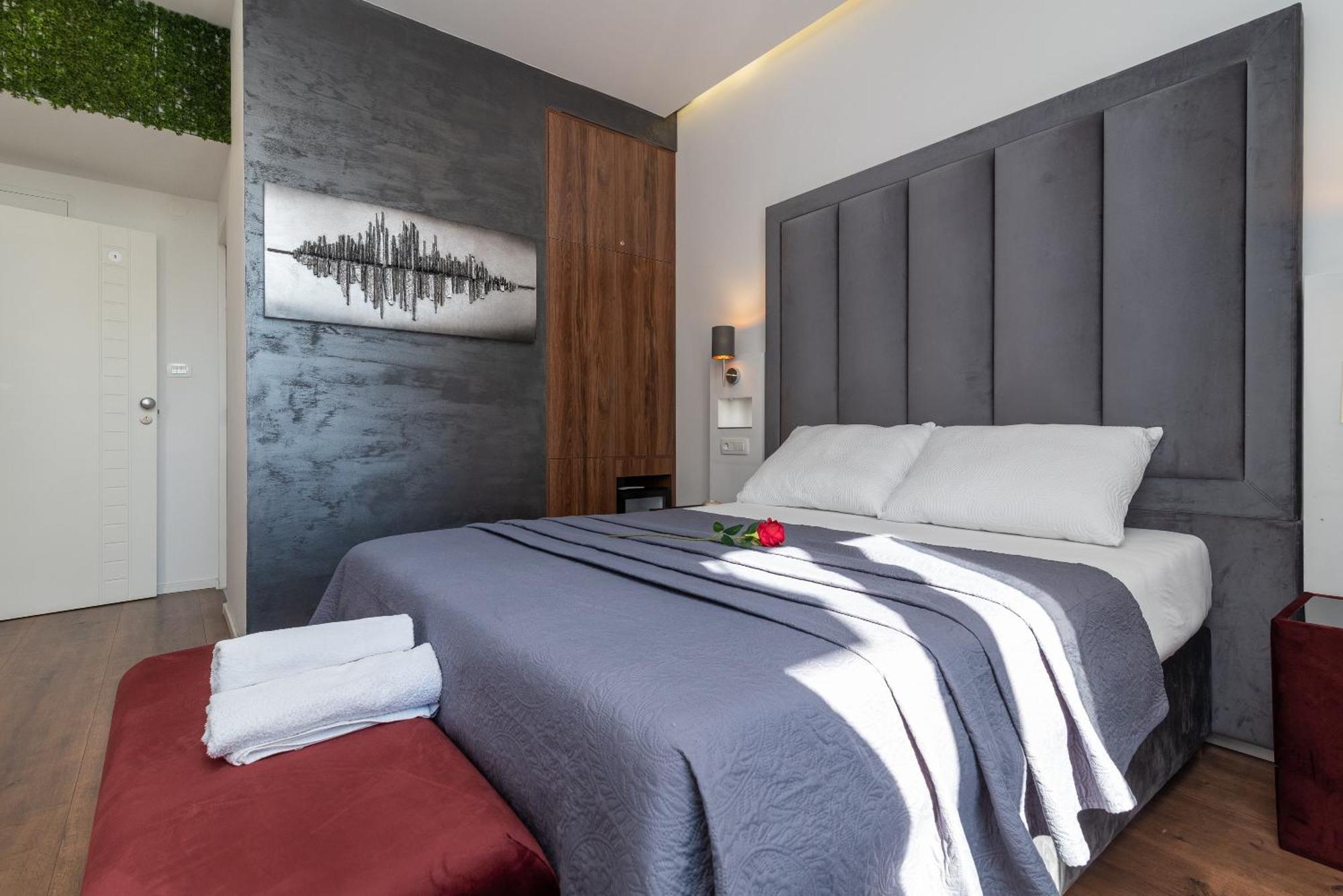 Antares Luxury Rooms 1 Split Exterior photo
